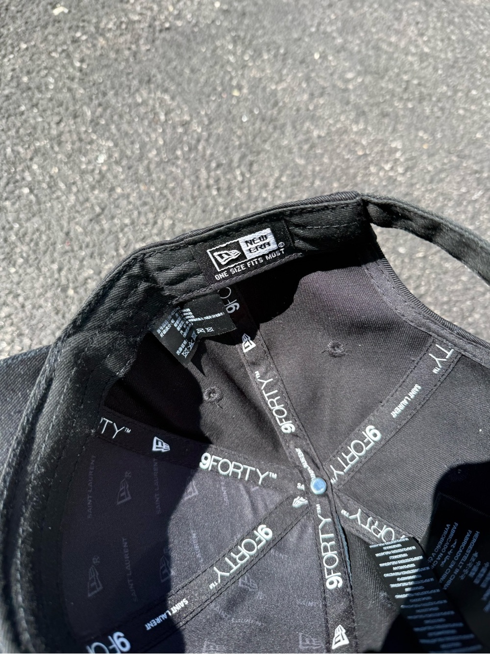 Saint laurent hat authentic - Picture 9 of 9